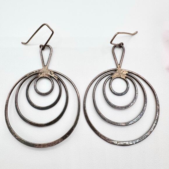 Vintage Joined Circles Silver Dangle Earrings Patina Geometric Boho Festival - Picture 1 of 9